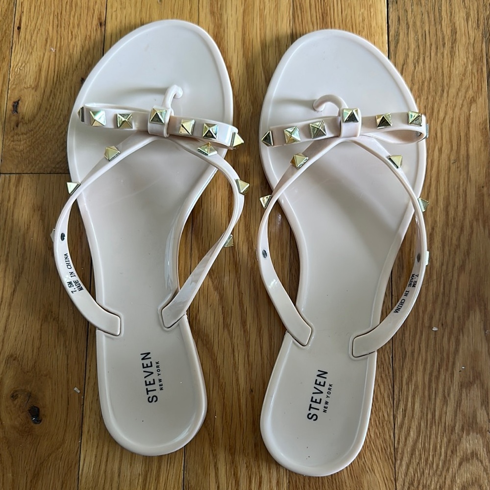 Steve Madden Pinky-Cream Flip Flops